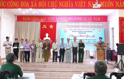 Hòa Vang tổ chức dâng hương và giao lưu nhân chứng lịch sử “một thời hoa lửa” nhân kỷ niệm 72 năm Ngày Thương binh Liệt sỹ (27/7/1947-27/7/2019)