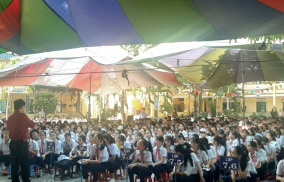 Hòa Vang tổ chức sinh hoạt chuyên đề “Sống là người tử tế” và trao 100 suất học bổng tiếp sức đến trường năm học 2019-2020