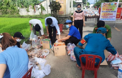 HÒA NHƠN: PHỐI HỢP MẶT TRẬN CÁC HỘI ĐOÀN THỂ XÃ TỔ CHỨC CHƯƠNG TRÌNH “HỖ TRỢ LƯƠNG THỰC, THỰC PHẨM 0 ĐỒNG” CHO 50 HỘ DÂN TẠI THÔN PHƯỚC HƯNG NAM - XÃ HÒA NHƠN [KHU VỰC BỊ PHONG TỎA PHÒNG, CH