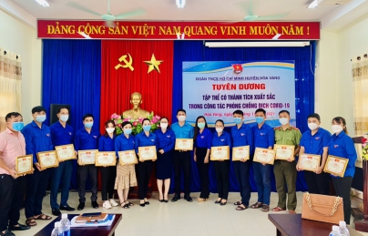 TỔ CHỨC TUYÊN DƯƠNG CÁC TẬP THỂ CÁ NHÂN CÓ THÀNH TÍCH XUẤT SẮC TRONG CÔNG TÁC TÌNH NGUYỆN PHÒNG CHỐNG DỊCH COVID-19