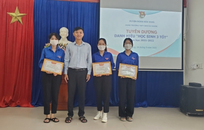 ĐOÀN TRƯỜNG THPT ÔNG ÍCH KHIÊM TỔ CHỨC LỄ TUYÊN DƯƠNG HỌC SINH 3 TỐT NĂM HỌC 2021-2022