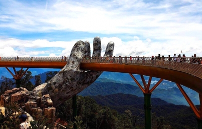 BÀ NÀ HILLS TUYỂN DỤNG