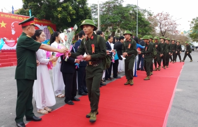 231 thanh niên Hòa Vang hăng hái lên đường thực hiện nghĩa vụ bảo vệ Tổ quốc